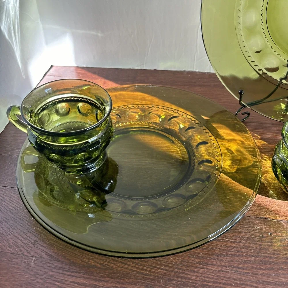 Vintage INDIANA GLASS Green KINGS CROWN Thumbprint Set of 4 Snack Plates w/Cups